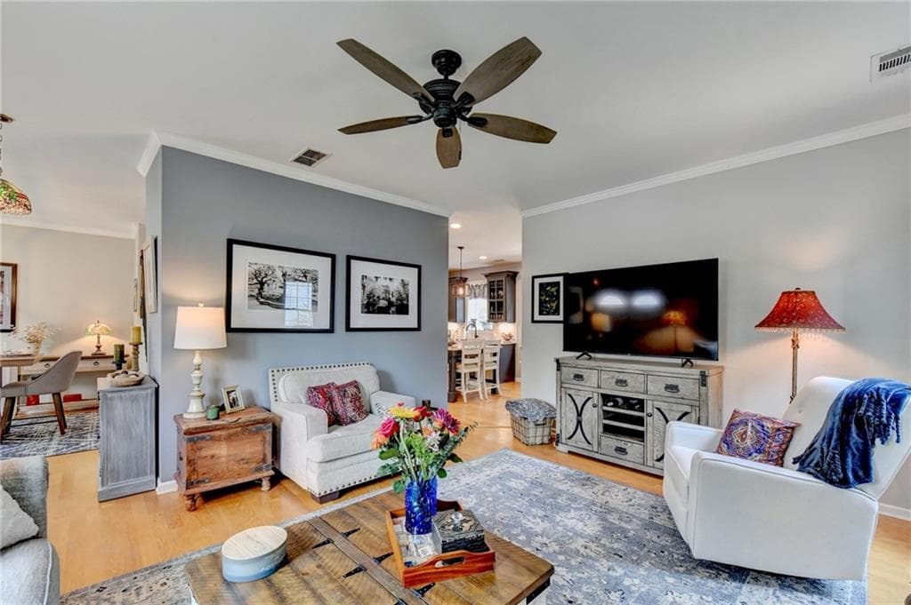 4 bedroom, 3 bathroom, 1,982 sq ft single family residence under contract at 2050 Winthrope Commons, Alpharetta, GA 30009 — photo 9
