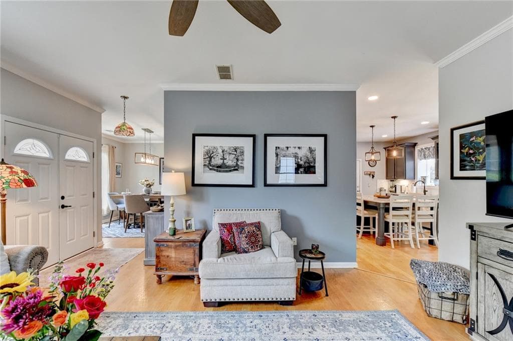4 bedroom, 3 bathroom, 1,982 sq ft single family residence under contract at 2050 Winthrope Commons, Alpharetta, GA 30009 — photo 10
