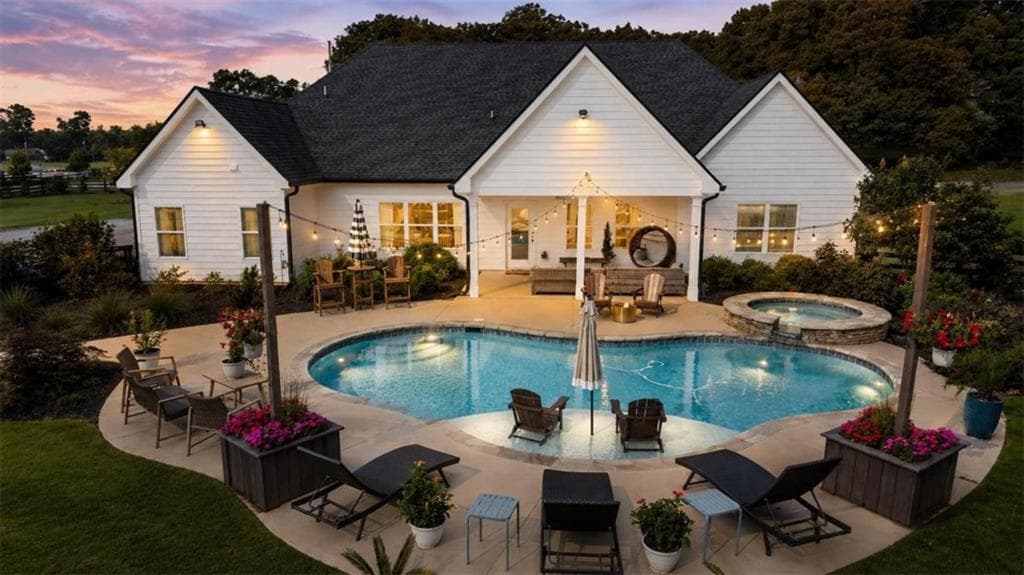 4 bedroom, 5 bathroom, 3,289 sq ft single family residence for sale at 2890 Fears Road, Madison, GA 30650 — photo 2