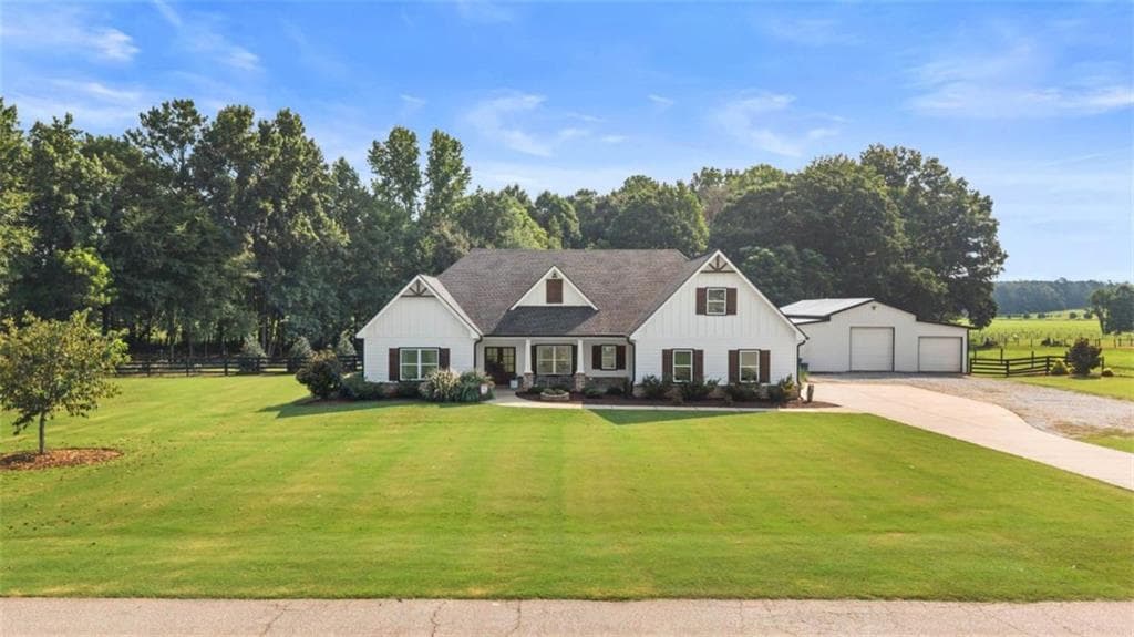 4 bedroom, 5 bathroom, 3,289 sq ft single family residence for sale at 2890 Fears Road, Madison, GA 30650 — photo 4