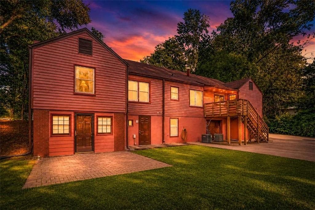 3 bedroom, 2 bathroom, 3,001 sq ft single family residence for sale at 3309 Victoria Street, College Park, GA 30337 — photo 3