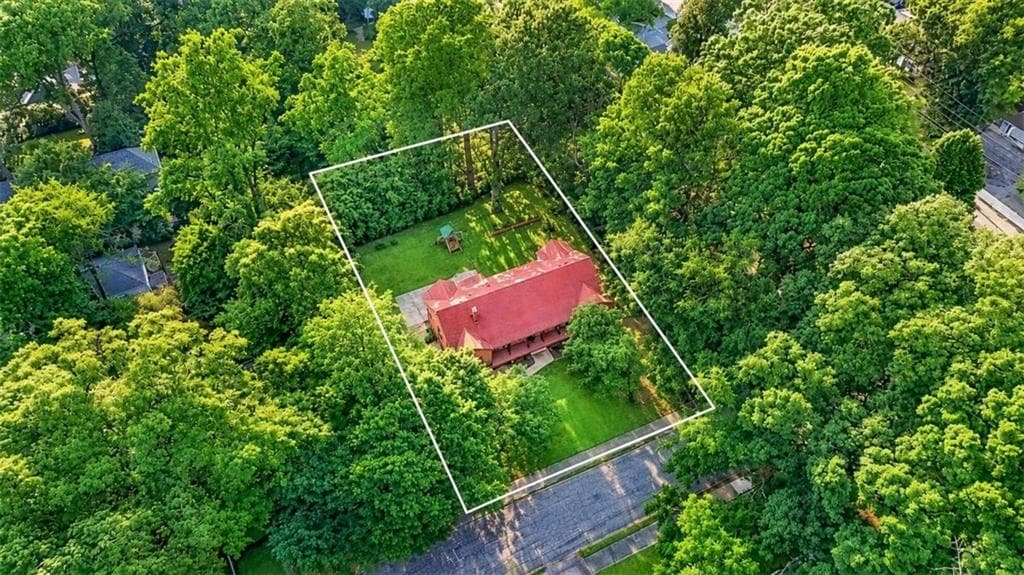3 bedroom, 2 bathroom, 3,001 sq ft single family residence for sale at 3309 Victoria Street, College Park, GA 30337 — photo 4