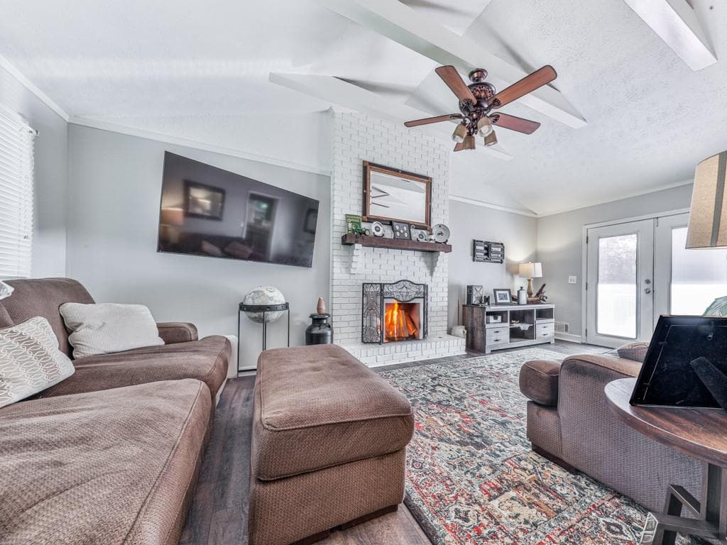 4 bedroom, 3 bathroom, 2,052 sq ft single family residence for sale at 132 Little Brook Drive, Woodstock, GA 30188 — photo 3