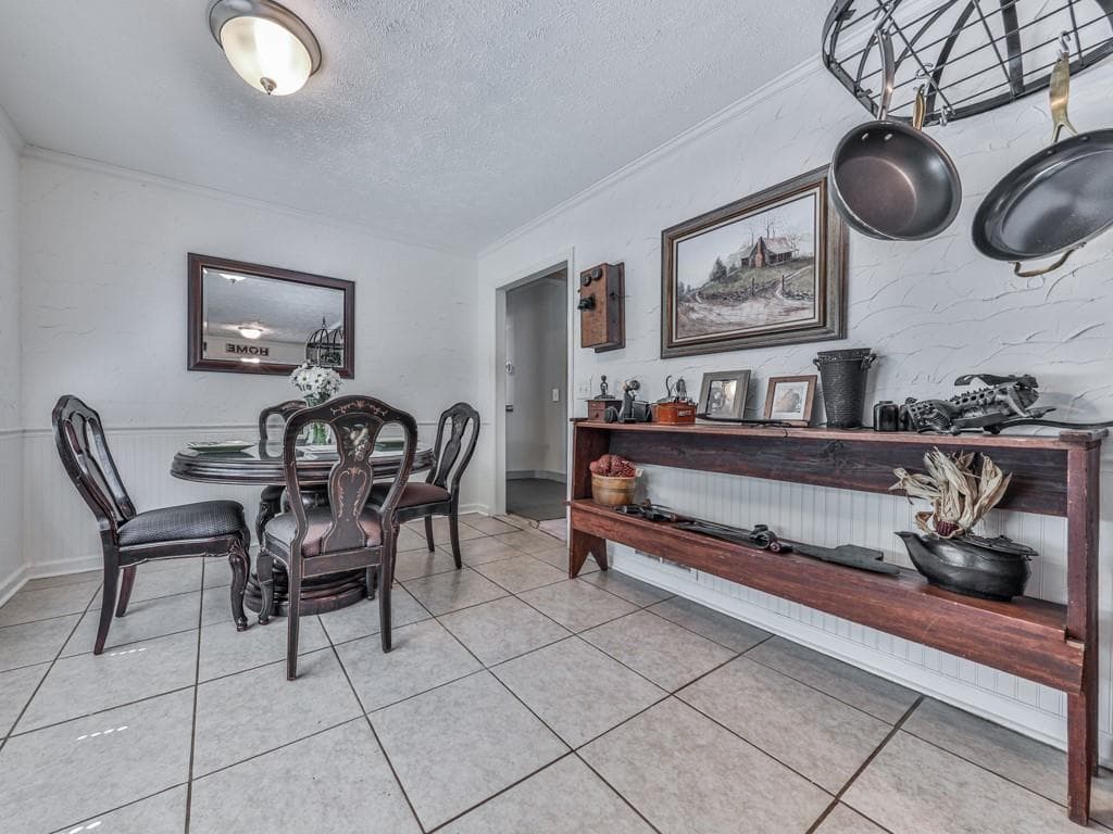 4 bedroom, 3 bathroom, 2,052 sq ft single family residence for sale at 132 Little Brook Drive, Woodstock, GA 30188 — photo 5