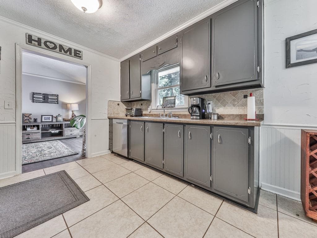 4 bedroom, 3 bathroom, 2,052 sq ft single family residence for sale at 132 Little Brook Drive, Woodstock, GA 30188 — photo 7