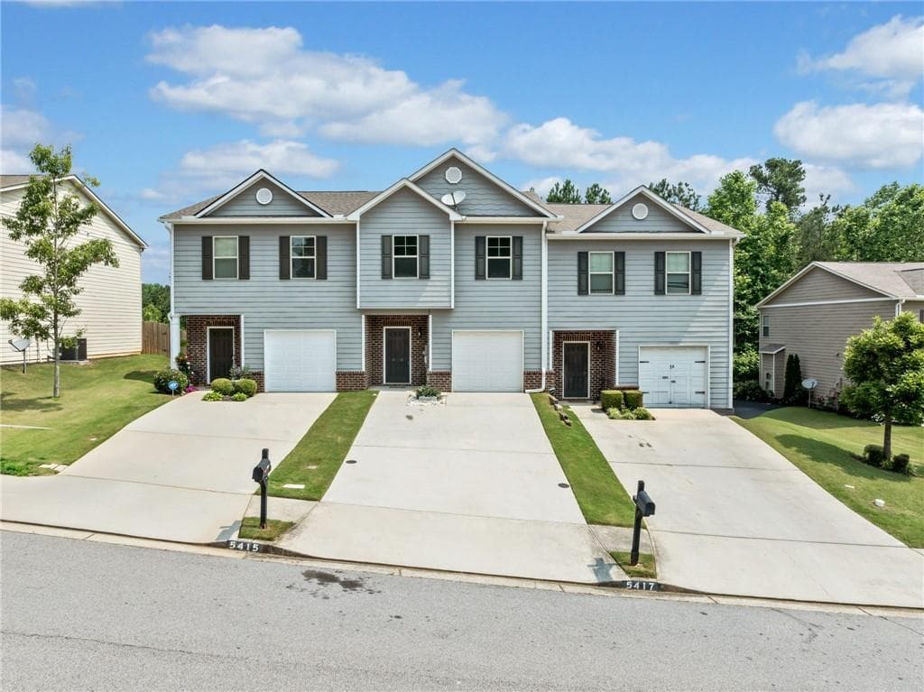 3 bedroom, 3 bathroom, 1,566 sq ft townhouse for sale at 5415 Sycamore Court, Oakwood, GA 30566 — photo 2