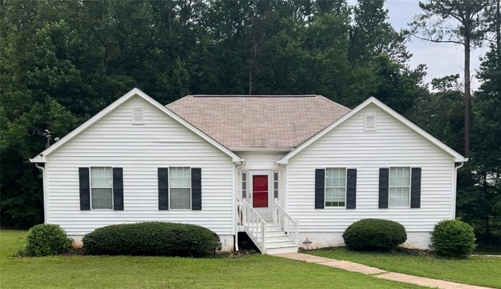 3 bedroom, 2 bathroom, 1,551 sq ft single family residence for rent at 4197 Sterling Pointe Drive, Douglasville, GA 30135 for $1,845 a month — photo 1 of 22