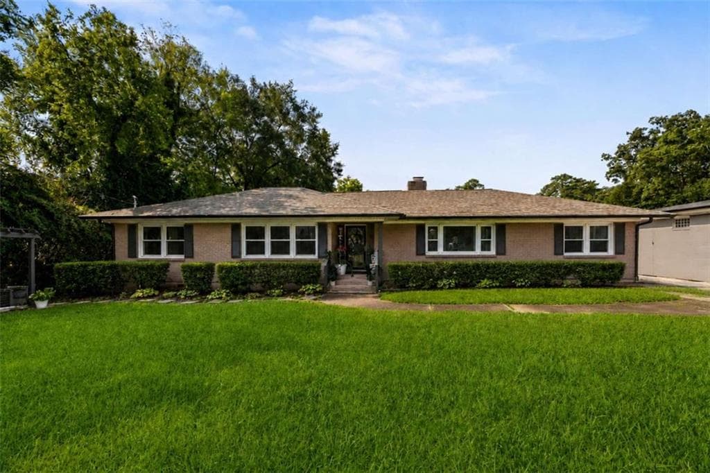4 bedroom, 2 bathroom, 2,245 sq ft single family residence for sale at 5 Robin Street, Rome, GA 30165