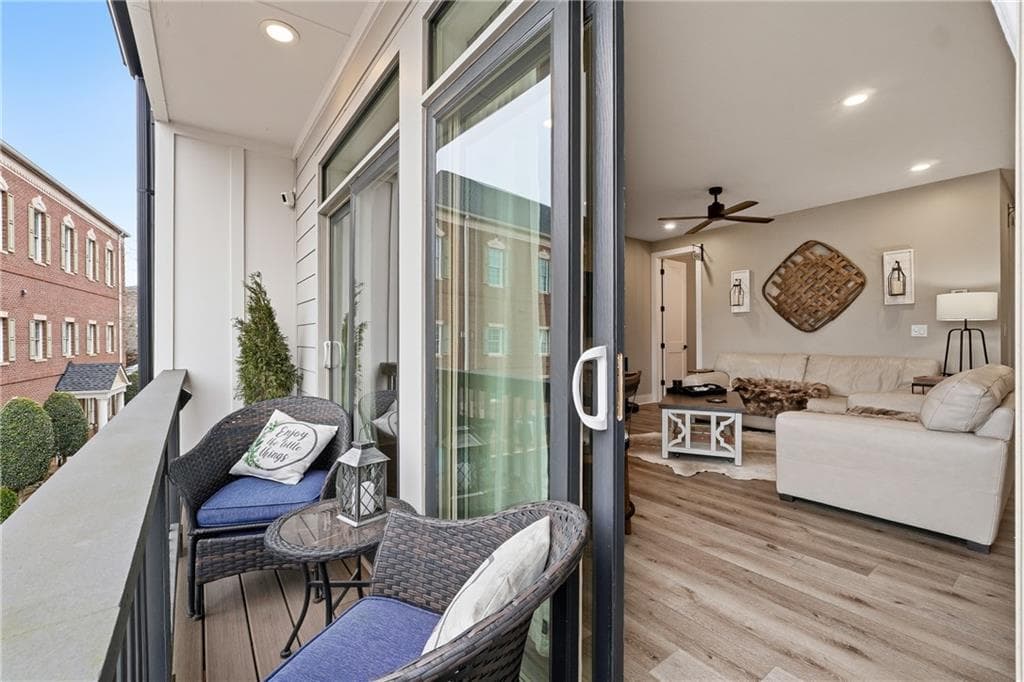 4 bedroom, 4 bathroom, 2,152 sq ft townhouse for sale at 354 Clarendon Court, Gainesville, GA 30501 — photo 9