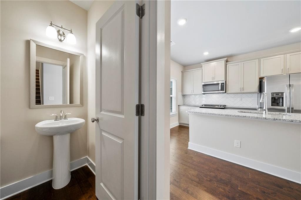 4 bedroom, 4 bathroom, 2,000 sq ft townhouse for rent at 3761 Oxford Circle, Atlanta, GA 30340 for $2,895 a month — photo 9