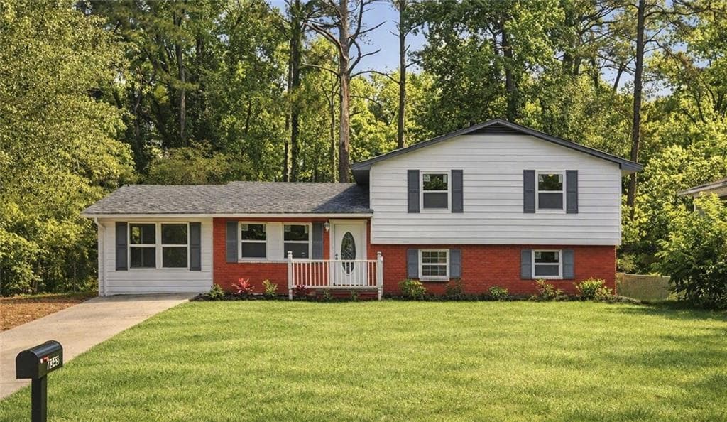 6 bedroom, 3 bathroom single family residence for sale at 7348 Mockingbird Trail, Riverdale, GA 30274