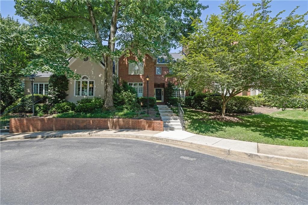 4 bedroom, 4 bathroom, 3,368 sq ft townhouse for sale at 2 Paces West Terrace, Atlanta, GA 30327 — photo 2
