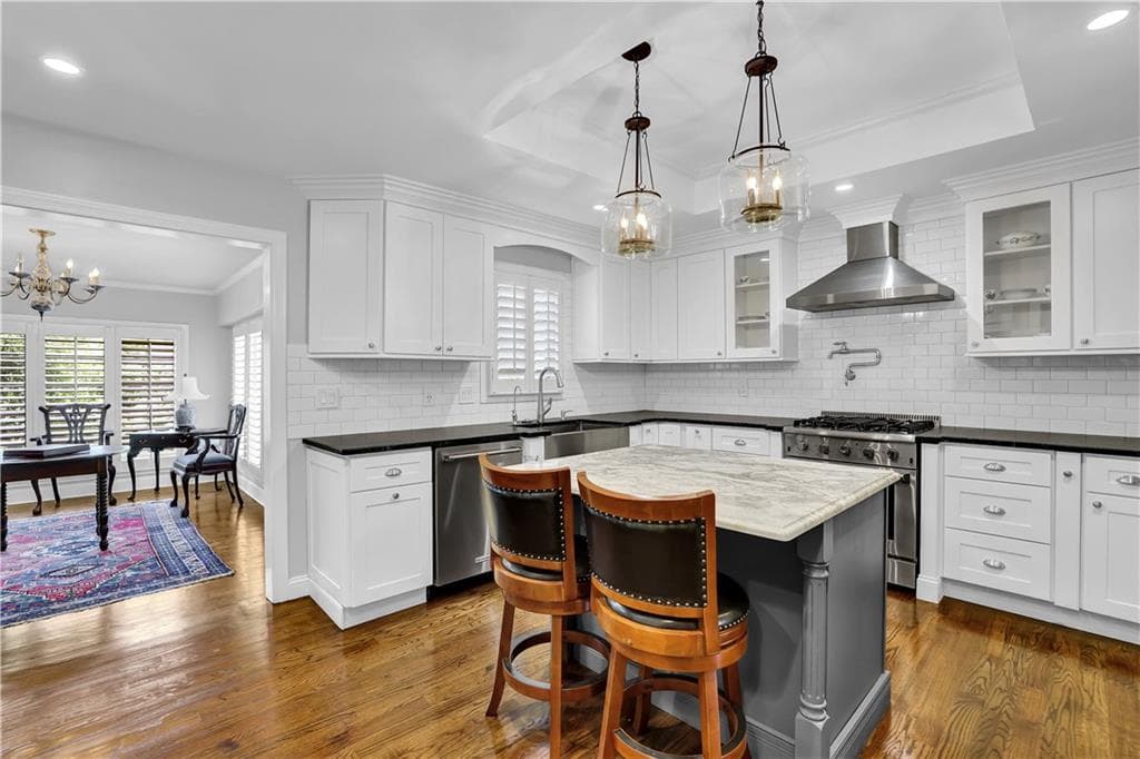4 bedroom, 4 bathroom, 3,368 sq ft townhouse for sale at 2 Paces West Terrace, Atlanta, GA 30327 — photo 6