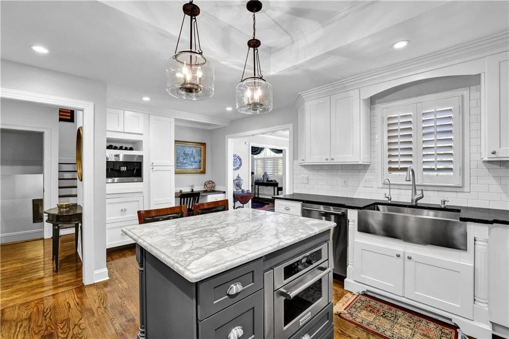 4 bedroom, 4 bathroom, 3,368 sq ft townhouse for sale at 2 Paces West Terrace, Atlanta, GA 30327 — photo 8