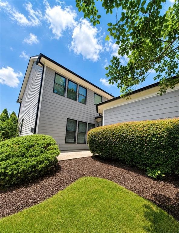 3 bedroom, 3 bathroom, 2,156 sq ft single family residence for sale at 3791 Portland Trail Drive, Suwanee, GA 30024 — photo 6