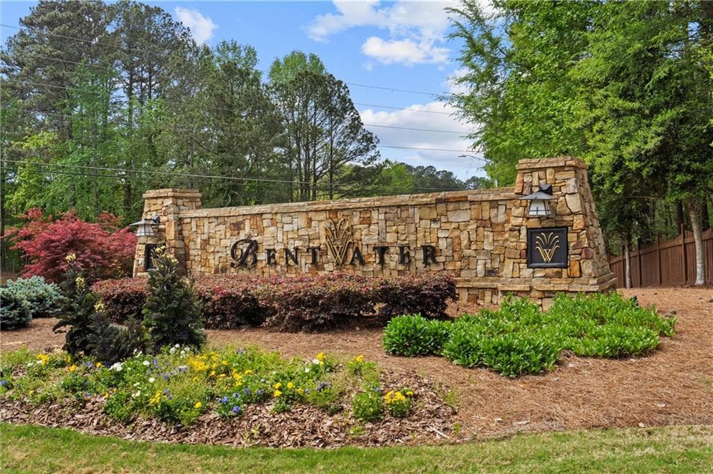 6 bedroom, 5 bathroom, 3,791 sq ft single family residence for sale at 175 Timber Creek Lane, Acworth, GA 30101 — photo 5