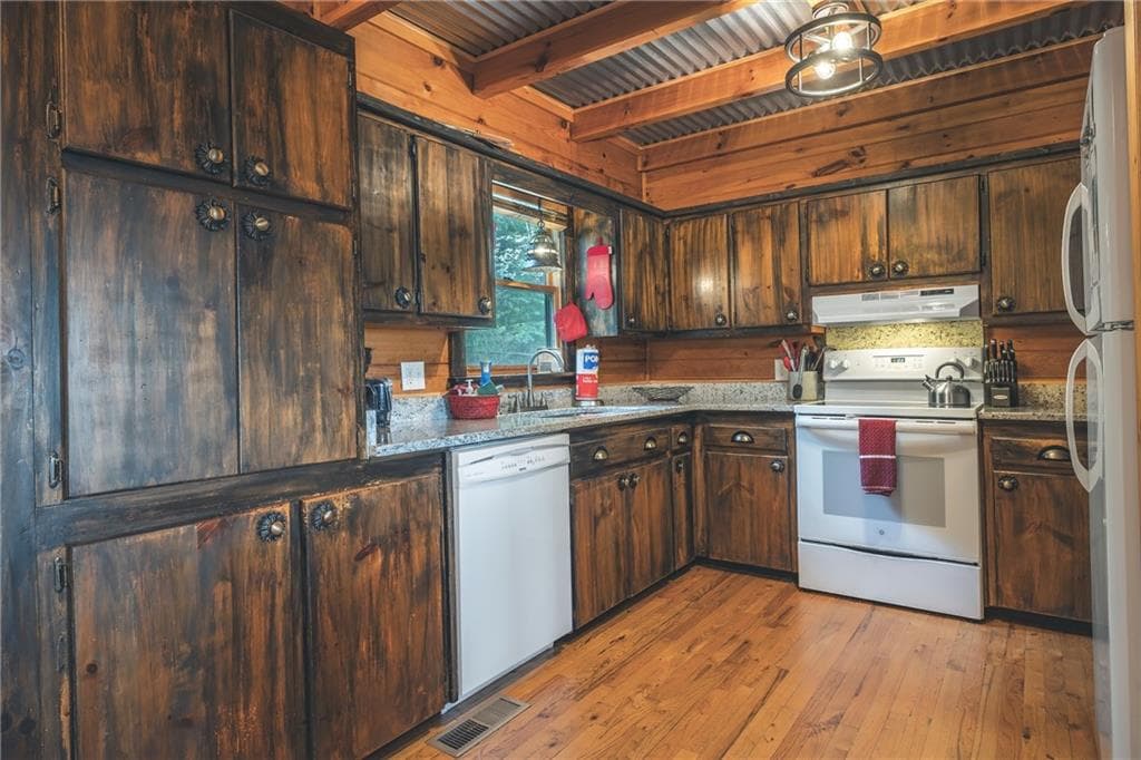 3 bedroom, 3 bathroom, 2,100 sq ft single family residence for sale at 88 Down Yonder Road, Morganton, GA 30560 — photo 6