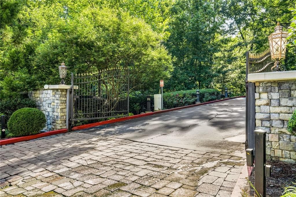 3 bedroom, 4 bathroom, 2,515 sq ft condominium for sale at 3280 STILLHOUSE Lane 410, Atlanta, GA 30339 — photo 4