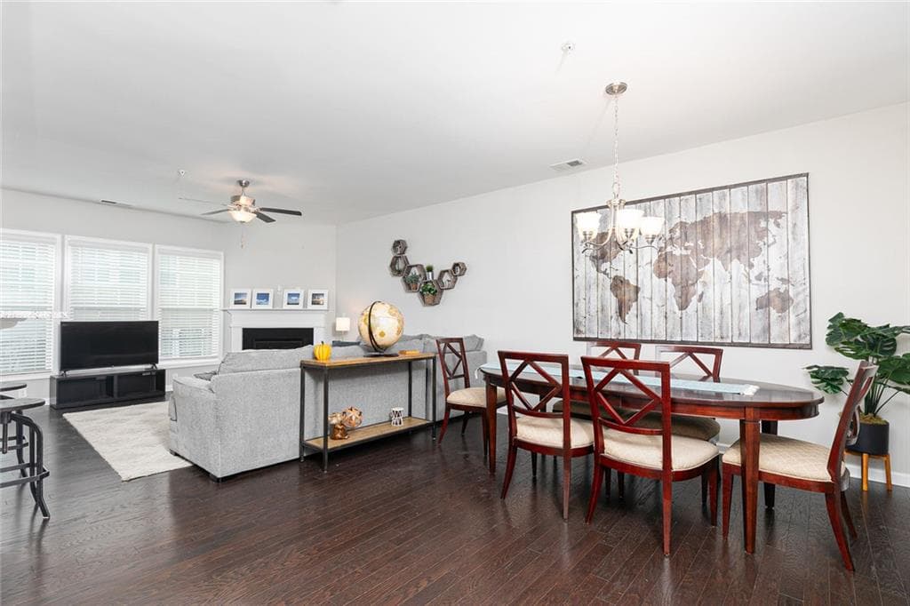 3 bedroom, 3 bathroom, 2,055 sq ft townhouse for sale at 584 Bright Street, Marietta, GA 30064 — photo 6