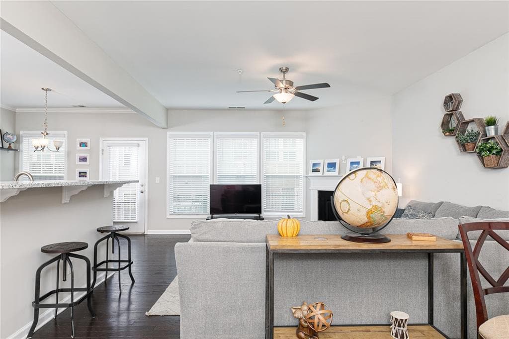 3 bedroom, 3 bathroom, 2,055 sq ft townhouse for sale at 584 Bright Street, Marietta, GA 30064 — photo 8