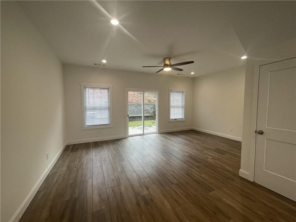 4 bedroom, 4 bathroom townhouse for rent at 4034 Oak glenn Drive, Duluth, GA 30096 for $2,600 a month — photo 3