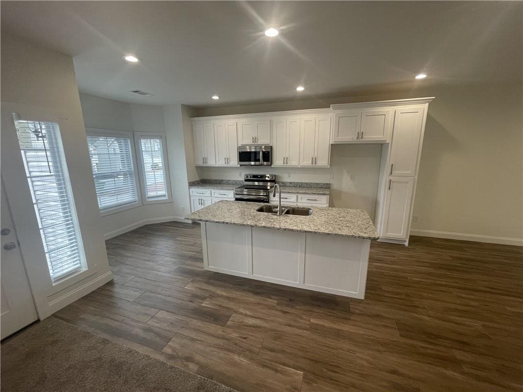 4 bedroom, 4 bathroom townhouse for rent at 4034 Oak glenn Drive, Duluth, GA 30096 for $2,600 a month — photo 4
