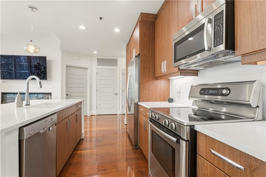 2 bedroom, 2 bathroom, 1,196 sq ft condominium for sale at 1080 Peachtree Street 1712, Atlanta, GA 30309 — photo 10