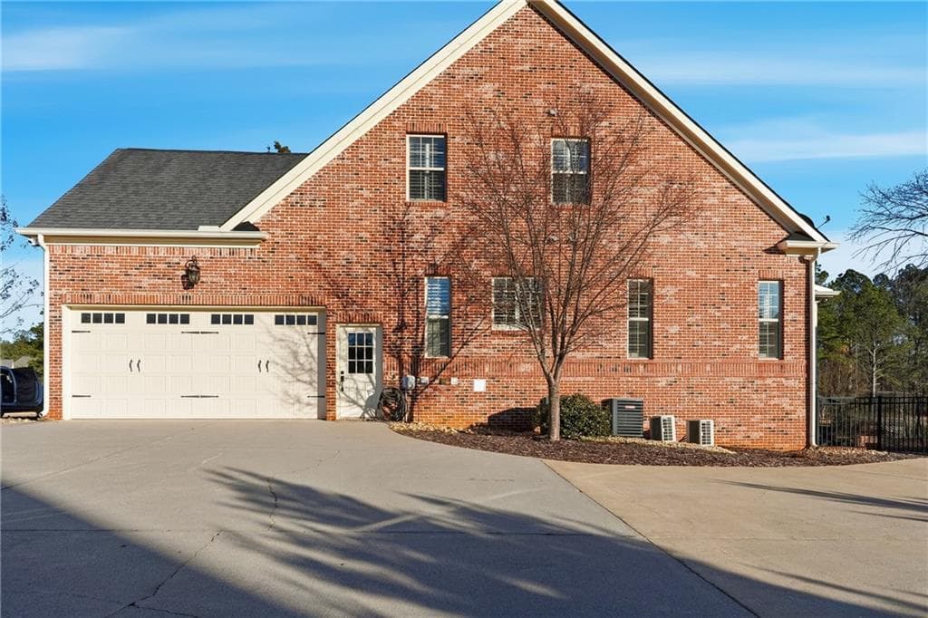 5 bedroom, 5 bathroom, 5,426 sq ft single family residence for sale at 18 Starlight Drive, Cartersville, GA 30121 — photo 7