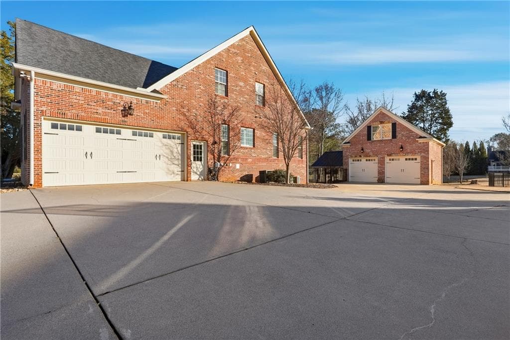5 bedroom, 5 bathroom, 5,426 sq ft single family residence for sale at 18 Starlight Drive, Cartersville, GA 30121 — photo 8