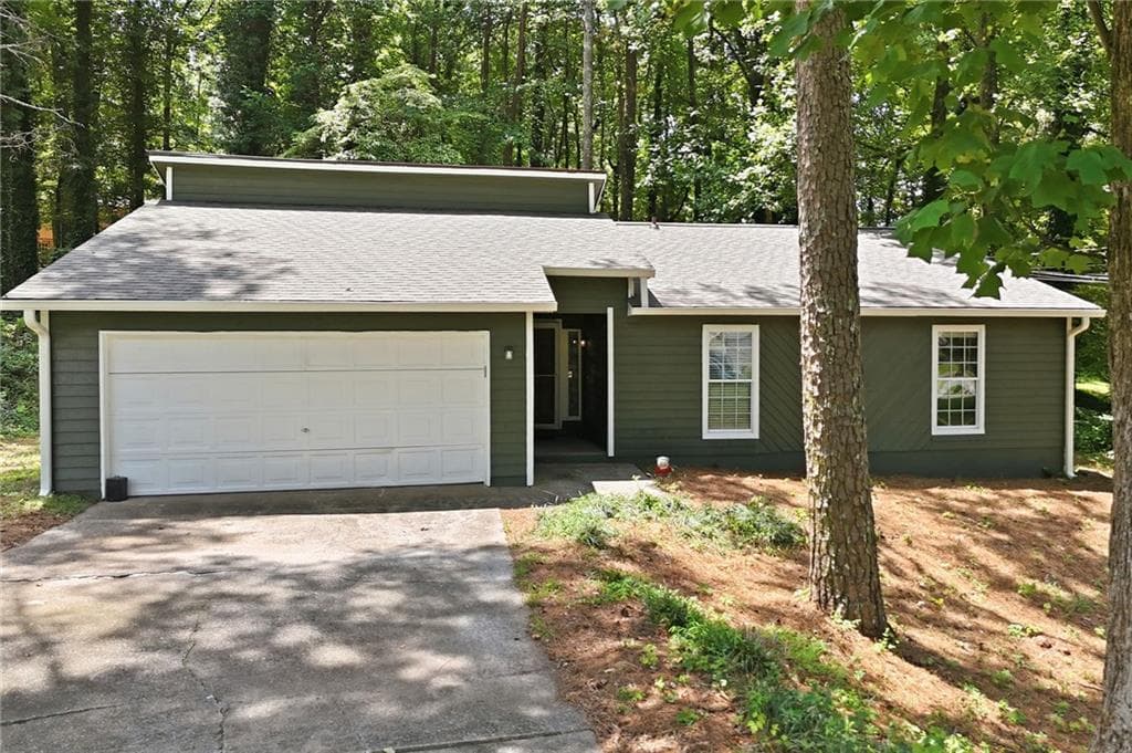 3 bedroom, 2 bathroom, 1,651 sq ft single family residence for sale at 4738 Jamerson Forest Circle, Marietta, GA 30066