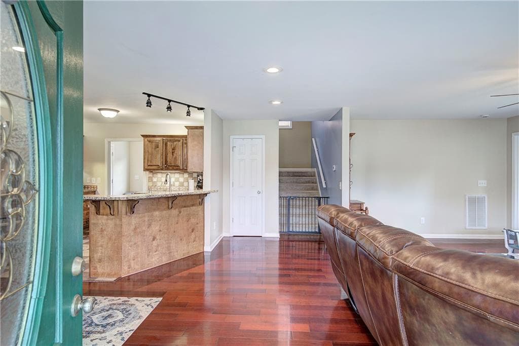 3 bedroom, 2 bathroom, 1,635 sq ft single family residence for sale at 480 Beason Road, Calhoun, GA 30701 — photo 2