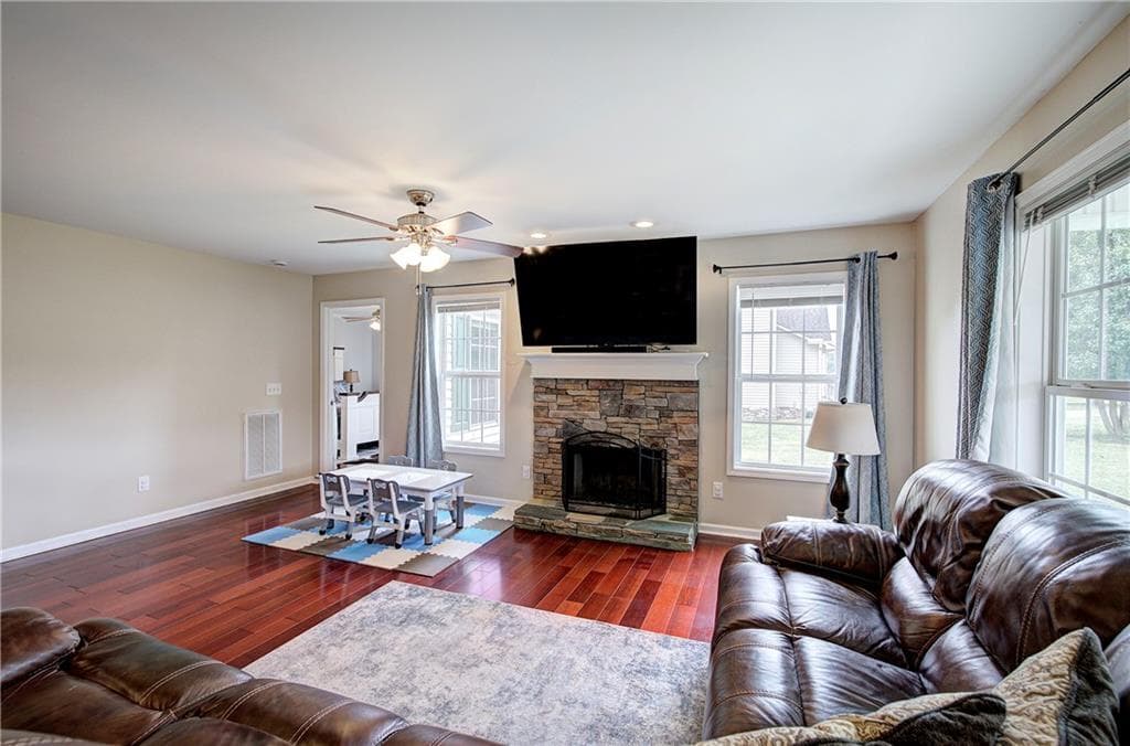 3 bedroom, 2 bathroom, 1,635 sq ft single family residence for sale at 480 Beason Road, Calhoun, GA 30701 — photo 3