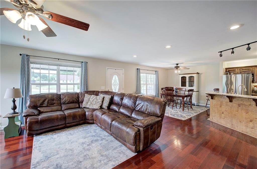 3 bedroom, 2 bathroom, 1,635 sq ft single family residence for sale at 480 Beason Road, Calhoun, GA 30701 — photo 6