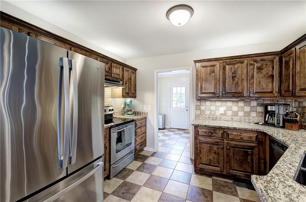3 bedroom, 2 bathroom, 1,635 sq ft single family residence for sale at 480 Beason Road, Calhoun, GA 30701 — photo 10