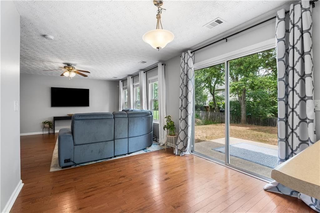 4 bedroom, 3 bathroom, 2,288 sq ft single family residence for sale at 411 Sugar Maple Court, Canton, GA 30114 — photo 4