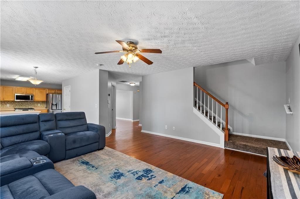 4 bedroom, 3 bathroom, 2,288 sq ft single family residence for sale at 411 Sugar Maple Court, Canton, GA 30114 — photo 8