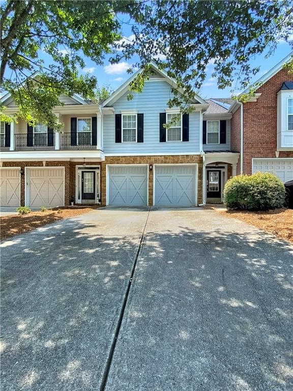 3 bedroom, 3 bathroom, 1,947 sq ft townhouse for sale at 2511 Gadsen Walk, Duluth, GA 30097 — photo 2