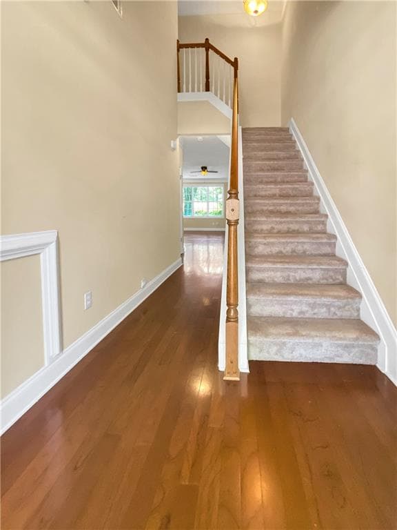 3 bedroom, 3 bathroom, 1,947 sq ft townhouse for sale at 2511 Gadsen Walk, Duluth, GA 30097 — photo 3