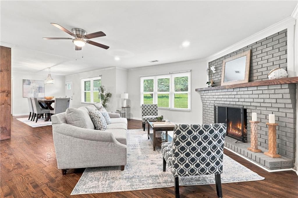 3 bedroom, 2 bathroom, 1,474 sq ft single family residence for sale at 4691 Roberta Circle, Austell, GA 30106 — photo 4