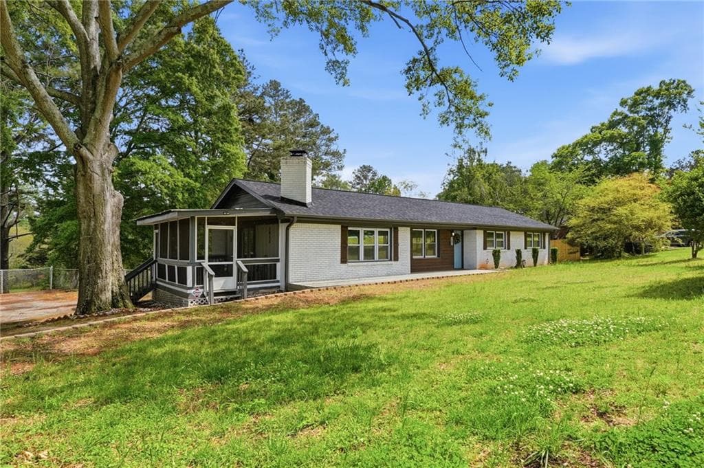 3 bedroom, 2 bathroom, 1,474 sq ft single family residence for sale at 4691 Roberta Circle, Austell, GA 30106 — photo 2