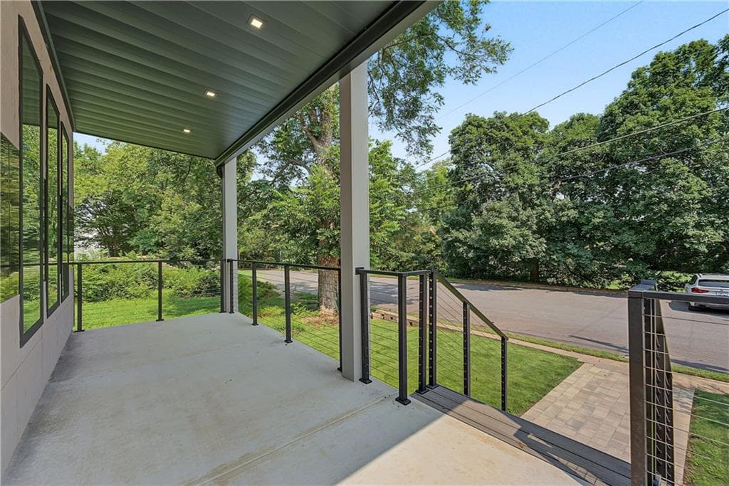 3 bedroom, 3 bathroom, 2,800 sq ft single family residence for sale at 268 Delevan Street, Atlanta, GA 30315 — photo 5