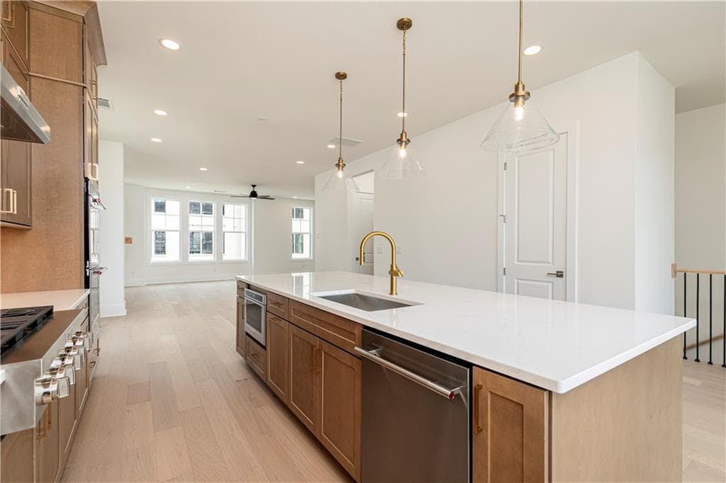3 bedroom, 4 bathroom, 2,620 sq ft townhouse under contract at 1136 Panorama Drive 46, Brookhaven, GA 30319 — photo 7