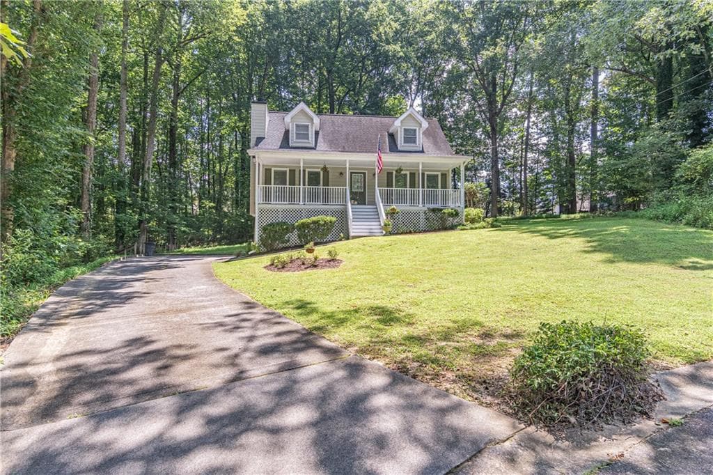 3 bedroom, 2 bathroom single family residence for rent at 5747 Starboard Court, Buford, GA 30518 for $2,350 a month — photo 3