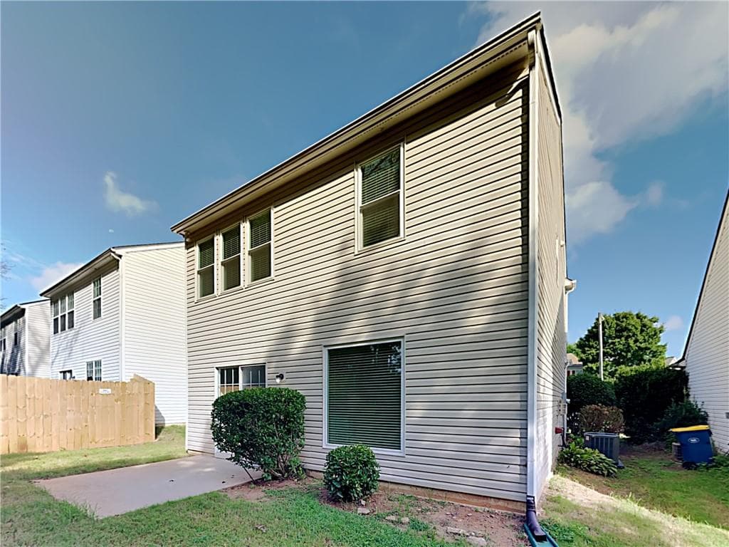 3 bedroom, 3 bathroom, 1,436 sq ft single family residence for sale at 1627 Heyford Circle, Kennesaw, GA 30152 — photo 2