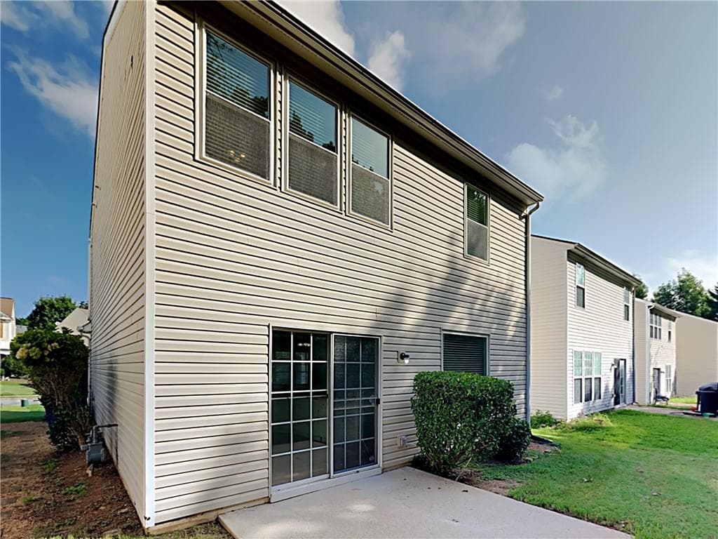 3 bedroom, 3 bathroom, 1,436 sq ft single family residence for sale at 1627 Heyford Circle, Kennesaw, GA 30152 — photo 3