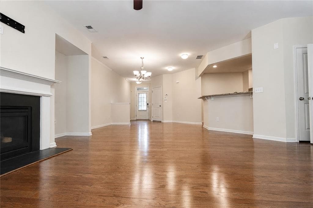 3 bedroom, 3 bathroom, 1,966 sq ft townhouse for rent at 2132 Greencrest Circle, Alpharetta, GA 30004 for $2,499 a month — photo 4
