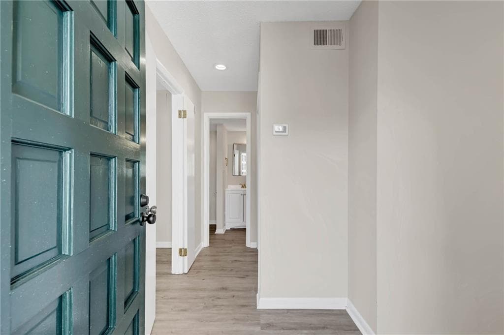 3 bedroom, 3 bathroom, 1,780 sq ft townhouse for sale at 708 Serramonte Drive, Marietta, GA 30068 — photo 3