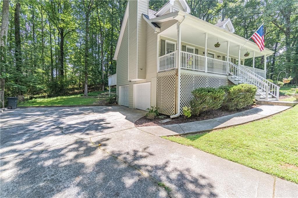 3 bedroom, 2 bathroom single family residence for rent at 5747 Starboard Court, Buford, GA 30518 for $2,350 a month — photo 5
