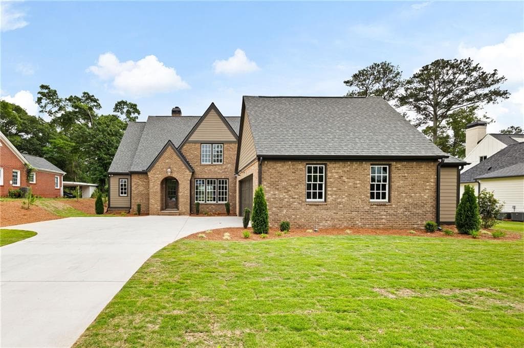 4 bedroom, 4 bathroom, 2,763 sq ft single family residence for sale at 1818 Maple Street, Carrollton, GA 30117 — photo 4