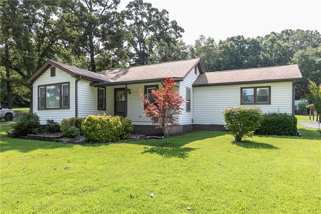 2 bedroom, 1 bathroom, 1,022 sq ft single family residence for sale at 3186 Highway 411, White, GA 30184 — photo 3